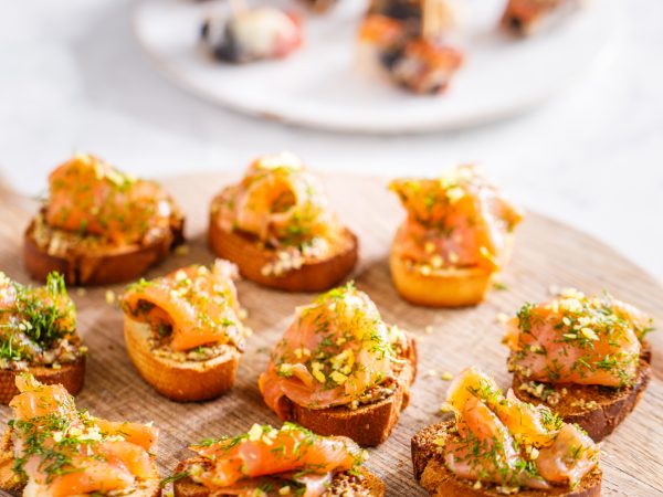 Maple-cured-salmon-and-dill-toast-and-prunes-gorgonzola-and-maple-cured-bacon-1-600x450