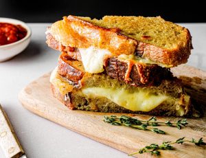 Cheesy Toastie with Maple Spicy Sauce 2